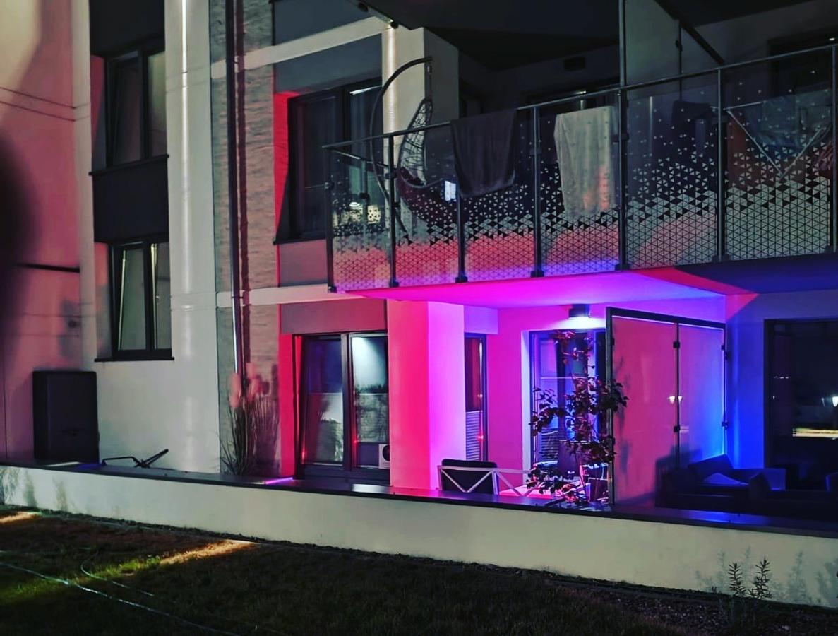 Nadmorskie Tarasy Pink&Blue Z Prywatnym Tarasem Basen Kryty&Zewnetrzny Infinity Silownia Sala Zabaw Kolobrzeg Luaran gambar